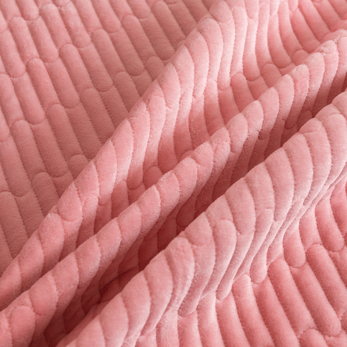 91家纺网 家纺一手货源 找家纺 梓依家纺 2025新款牛奶绒单床裙款蕾丝床盖三件套四件套 樱花粉