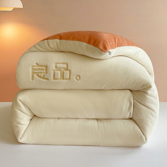 91家纺网 家纺一手货源 找家纺 云家 2025新款双面牛奶绒刺绣冬被跨境被子外贸冬季被芯 白+橙