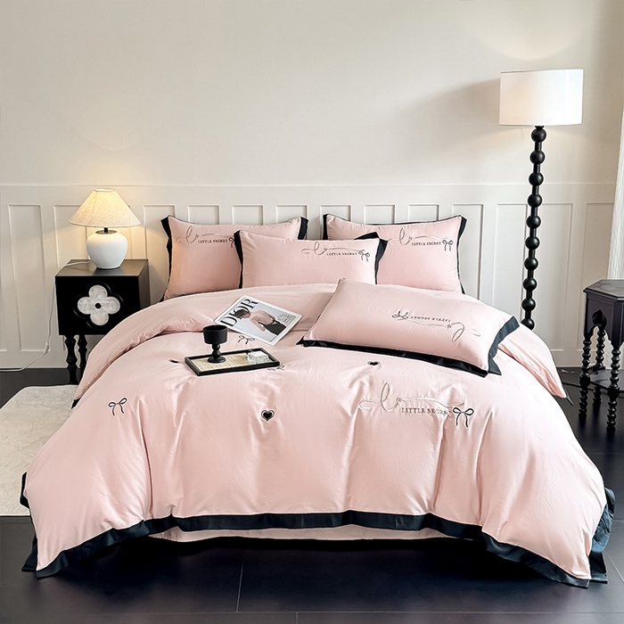 91家纺网 家纺一手货源 找家纺 理想家家纺 2025新款纯棉轻奢刺绣四件套-小秘密系列 小秘密-粉