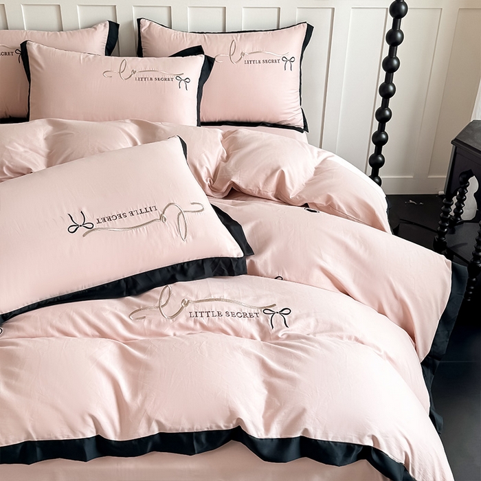 91家纺网 家纺一手货源 找家纺 理想家家纺 2025新款纯棉轻奢刺绣四件套-小秘密系列 小秘密-粉