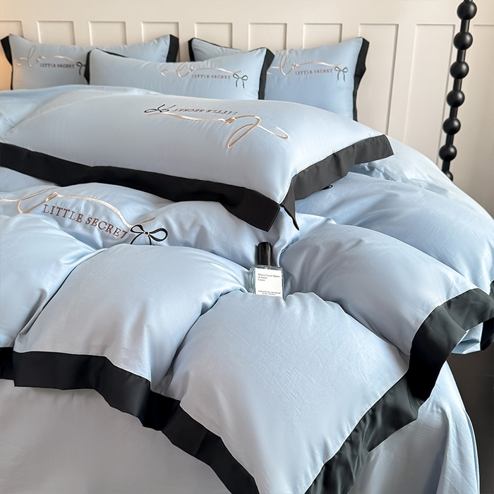 91家纺网 家纺一手货源 找家纺 理想家家纺 2025新款纯棉轻奢刺绣四件套-小秘密系列 小秘密-蓝