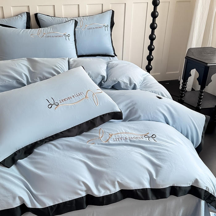 91家纺网 家纺一手货源 找家纺 理想家家纺 2025新款纯棉轻奢刺绣四件套-小秘密系列 小秘密-蓝