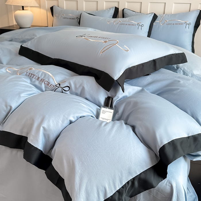 91家纺网 家纺一手货源 找家纺 理想家家纺 2025新款纯棉轻奢刺绣四件套-小秘密系列 小秘密-蓝