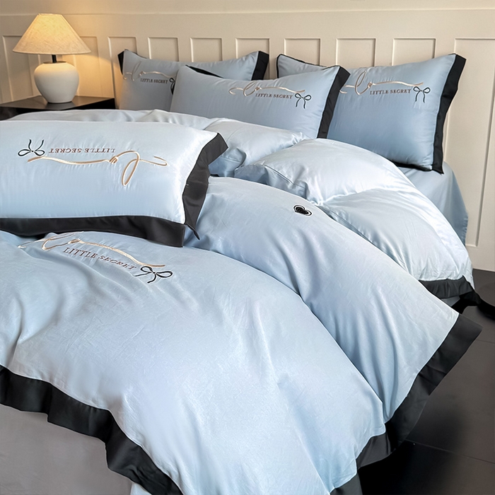 91家纺网 家纺一手货源 找家纺 理想家家纺 2025新款纯棉轻奢刺绣四件套-小秘密系列 小秘密-蓝