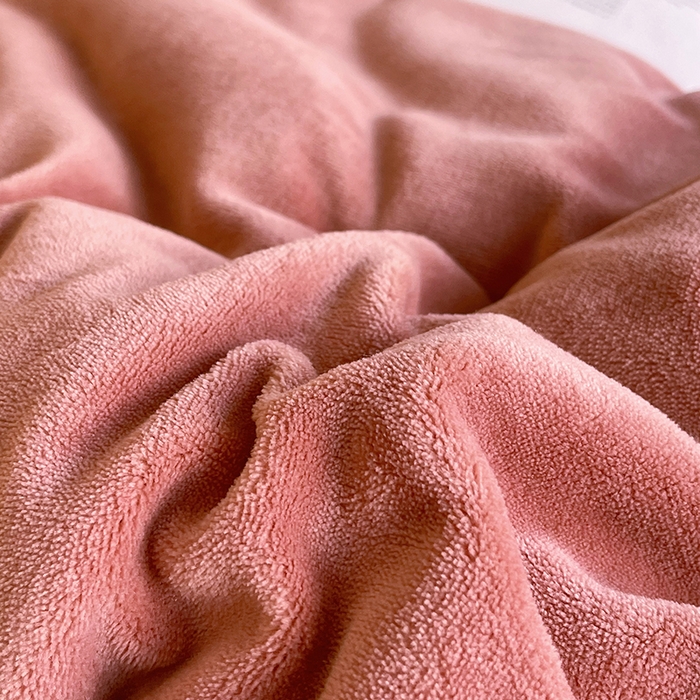 91家纺网 家纺一手货源 找家纺 云家 2025新款双面牛奶绒刺绣冬被跨境被子外贸冬季被芯 豆沙+灰