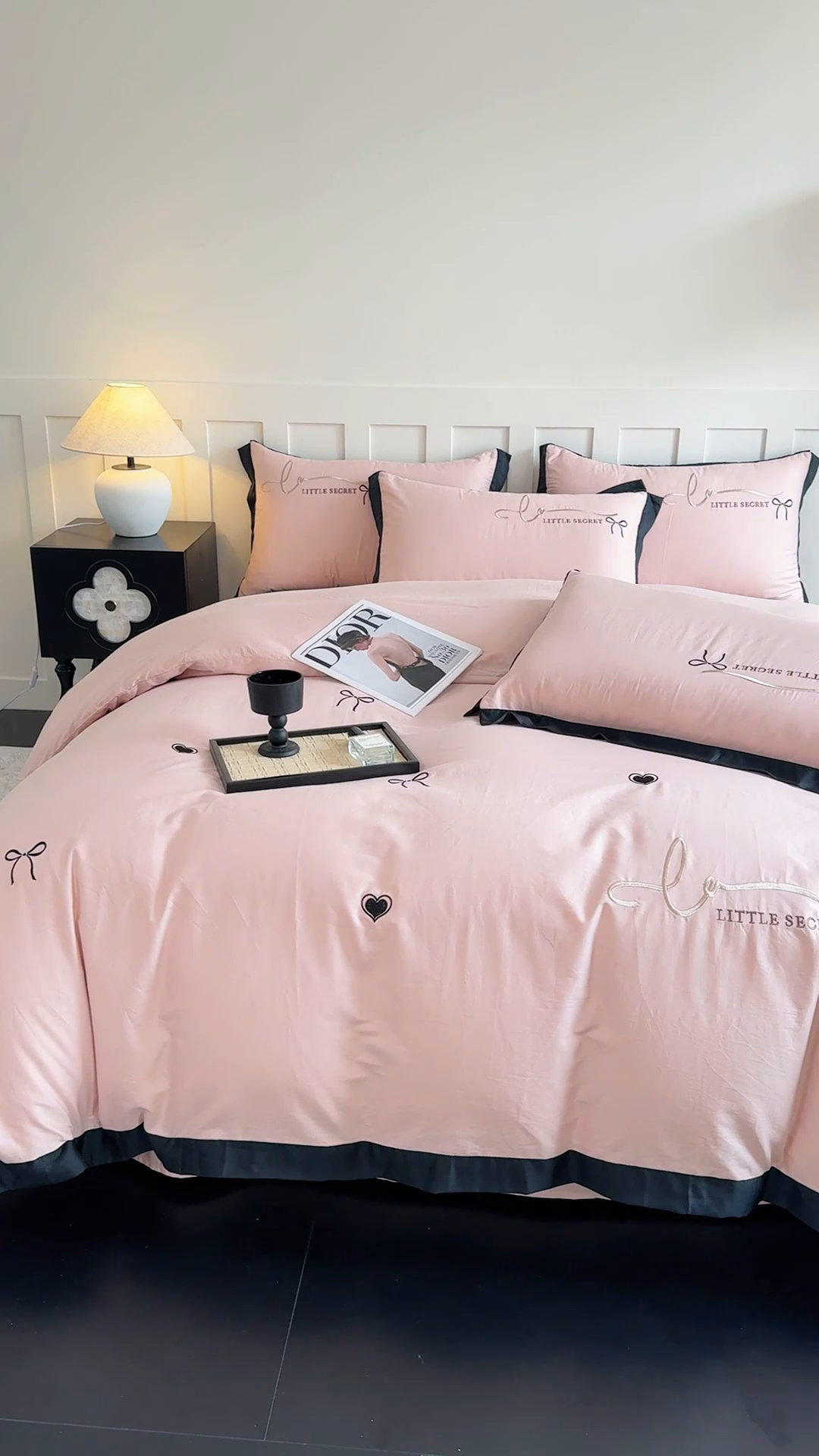 91家纺网 家纺一手货源 找家纺 理想家家纺 2025新款纯棉轻奢刺绣四件套-小秘密系列 小秘密-粉