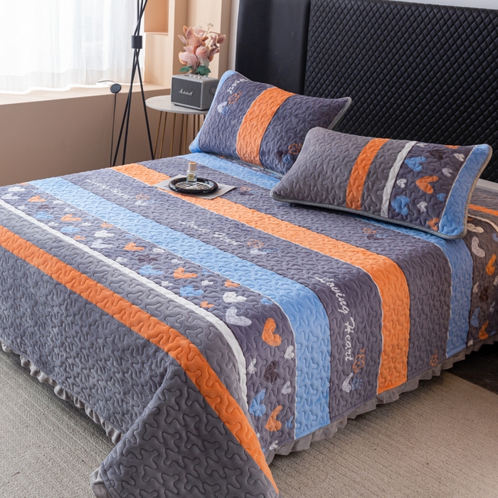 91家纺网 家纺一手货源 找家纺 梓依家纺 2025新款牛奶绒花边单床盖三件套四件套 爱心点点