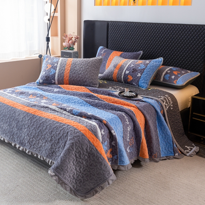 91家纺网 家纺一手货源 找家纺 梓依家纺 2025新款牛奶绒花边单床盖三件套四件套 爱心点点