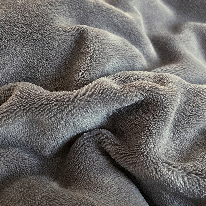 91家纺网 家纺一手货源 找家纺 云家 2025新款双面牛奶绒刺绣冬被跨境被子外贸冬季被芯 灰+驼