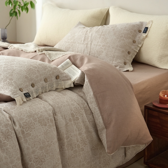 91家纺网 家纺一手货源 找家纺 大彩家居 2025新款棉麻提花四件套 棕调繁花