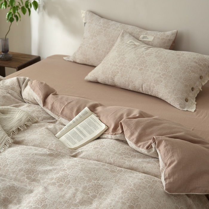 91家纺网 家纺一手货源 找家纺 大彩家居 2025新款棉麻提花四件套 棕调繁花