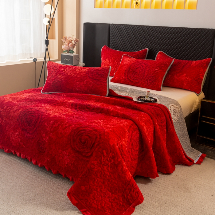 91家纺网 家纺一手货源 找家纺 梓依家纺 2025新款牛奶绒花边单床盖三件套四件套 花漾玫瑰