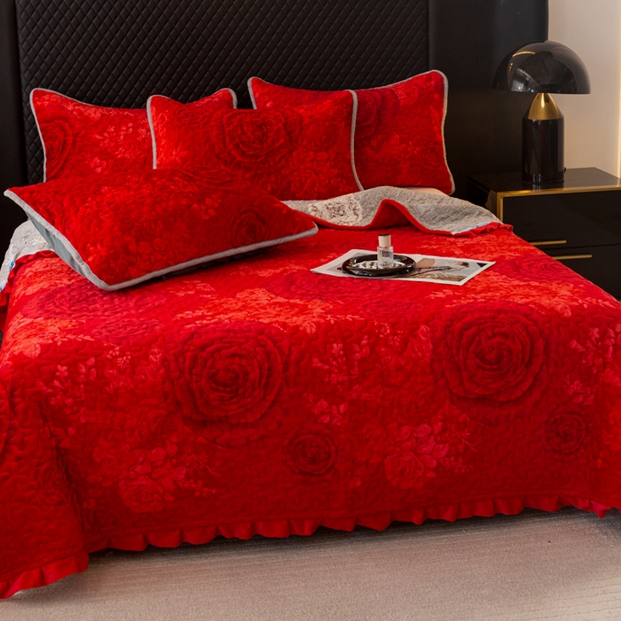 91家纺网 家纺一手货源 找家纺 梓依家纺 2025新款牛奶绒花边单床盖三件套四件套 花漾玫瑰