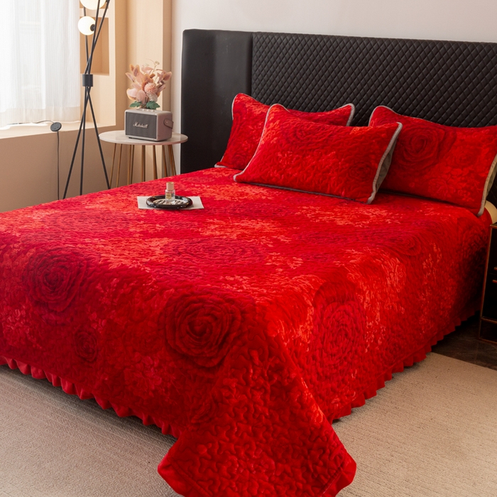 91家纺网 家纺一手货源 找家纺 梓依家纺 2025新款牛奶绒花边单床盖三件套四件套 花漾玫瑰