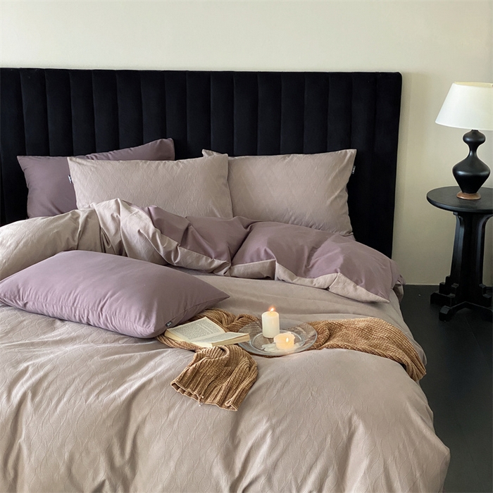 91家纺网 家纺一手货源 找家纺 玉宇阁家居 2025秋冬新品磨毛大提花四件套  简约款 云玺-玄霜紫玉