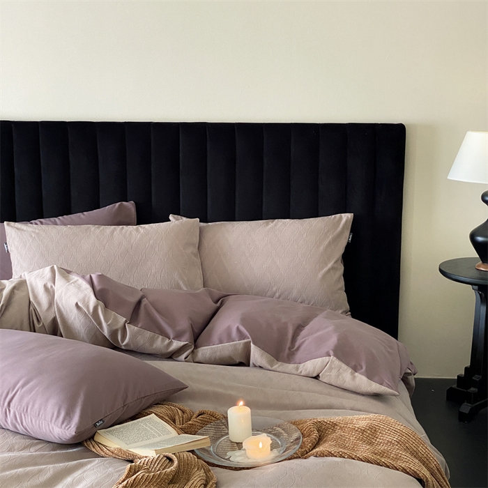 91家纺网 家纺一手货源 找家纺 玉宇阁家居 2025秋冬新品磨毛大提花四件套  简约款 云玺-玄霜紫玉