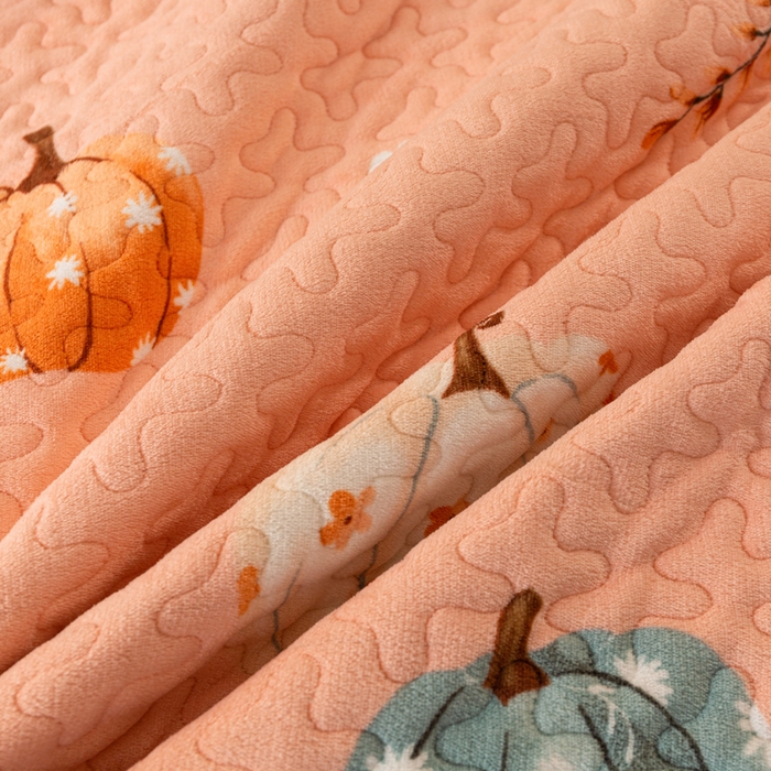 91家纺网 家纺一手货源 找家纺 梓依家纺 2025新款牛奶绒花边单床盖三件套四件套 可爱南瓜-卡其