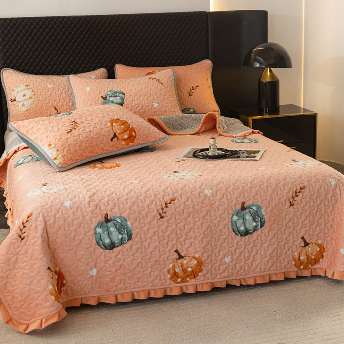 91家纺网 家纺一手货源 找家纺 梓依家纺 2025新款牛奶绒花边单床盖三件套四件套 可爱南瓜-卡其