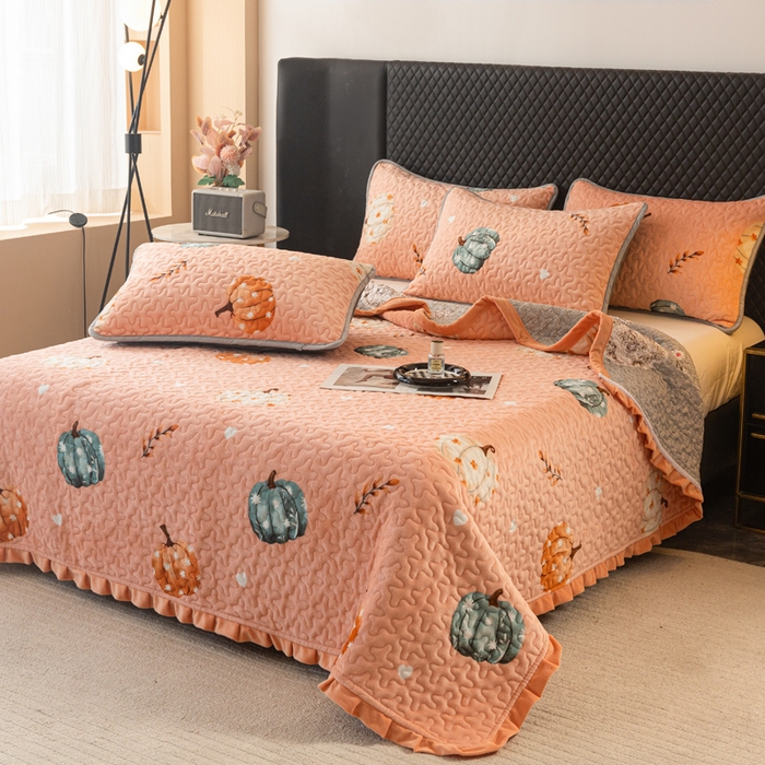 91家纺网 家纺一手货源 找家纺 梓依家纺 2025新款牛奶绒花边单床盖三件套四件套 可爱南瓜-卡其