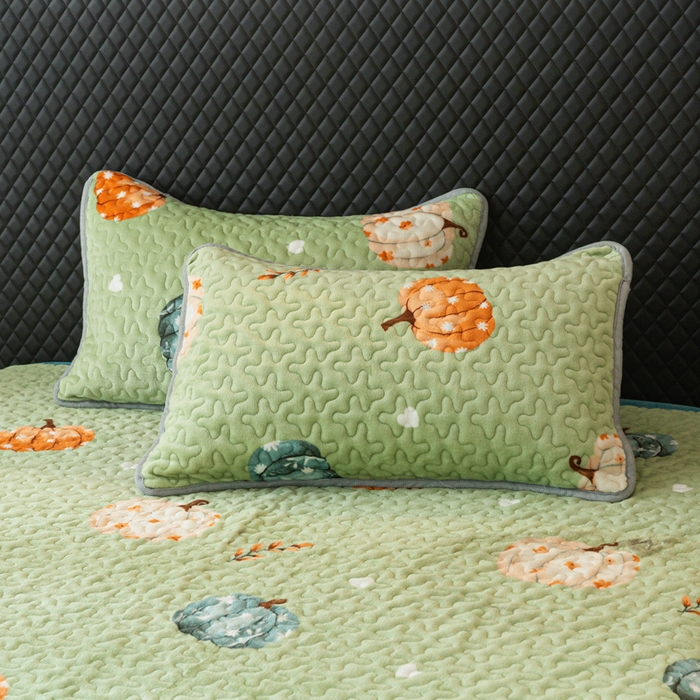 91家纺网 家纺一手货源 找家纺 梓依家纺 2025新款牛奶绒花边单床盖三件套四件套 可爱南瓜-绿