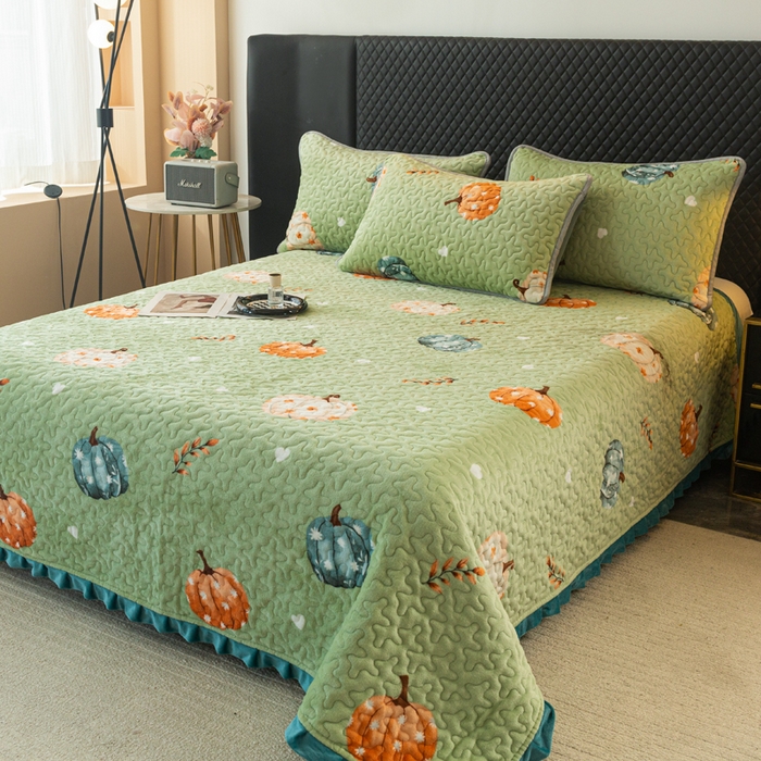 91家纺网 家纺一手货源 找家纺 梓依家纺 2025新款牛奶绒花边单床盖三件套四件套 可爱南瓜-绿