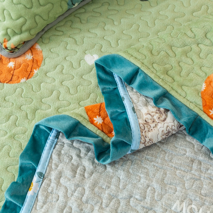 91家纺网 家纺一手货源 找家纺 梓依家纺 2025新款牛奶绒花边单床盖三件套四件套 可爱南瓜-绿