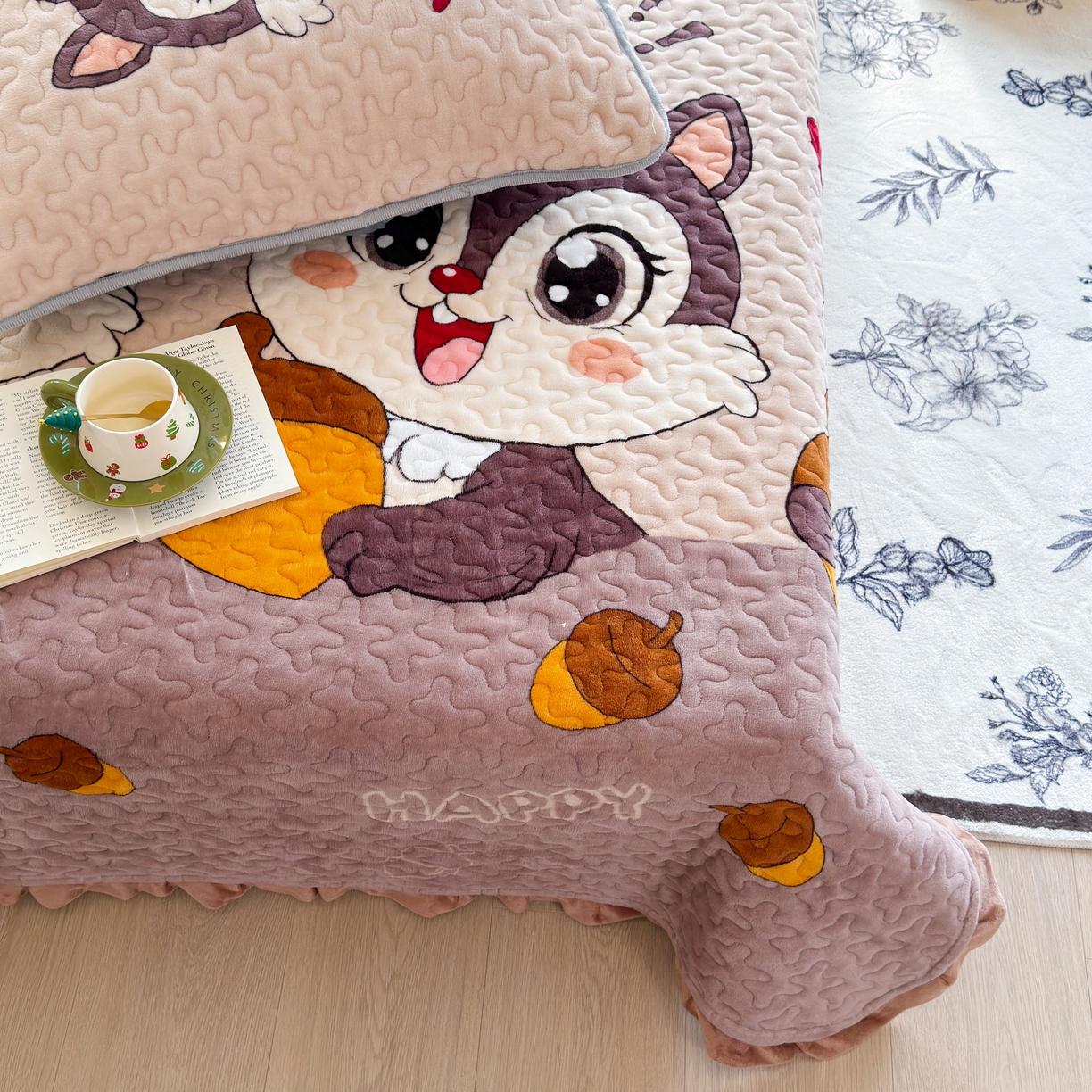 91家纺网 家纺一手货源 找家纺 梓依家纺 2025新款牛奶绒花边单床盖三件套四件套 可爱松鼠