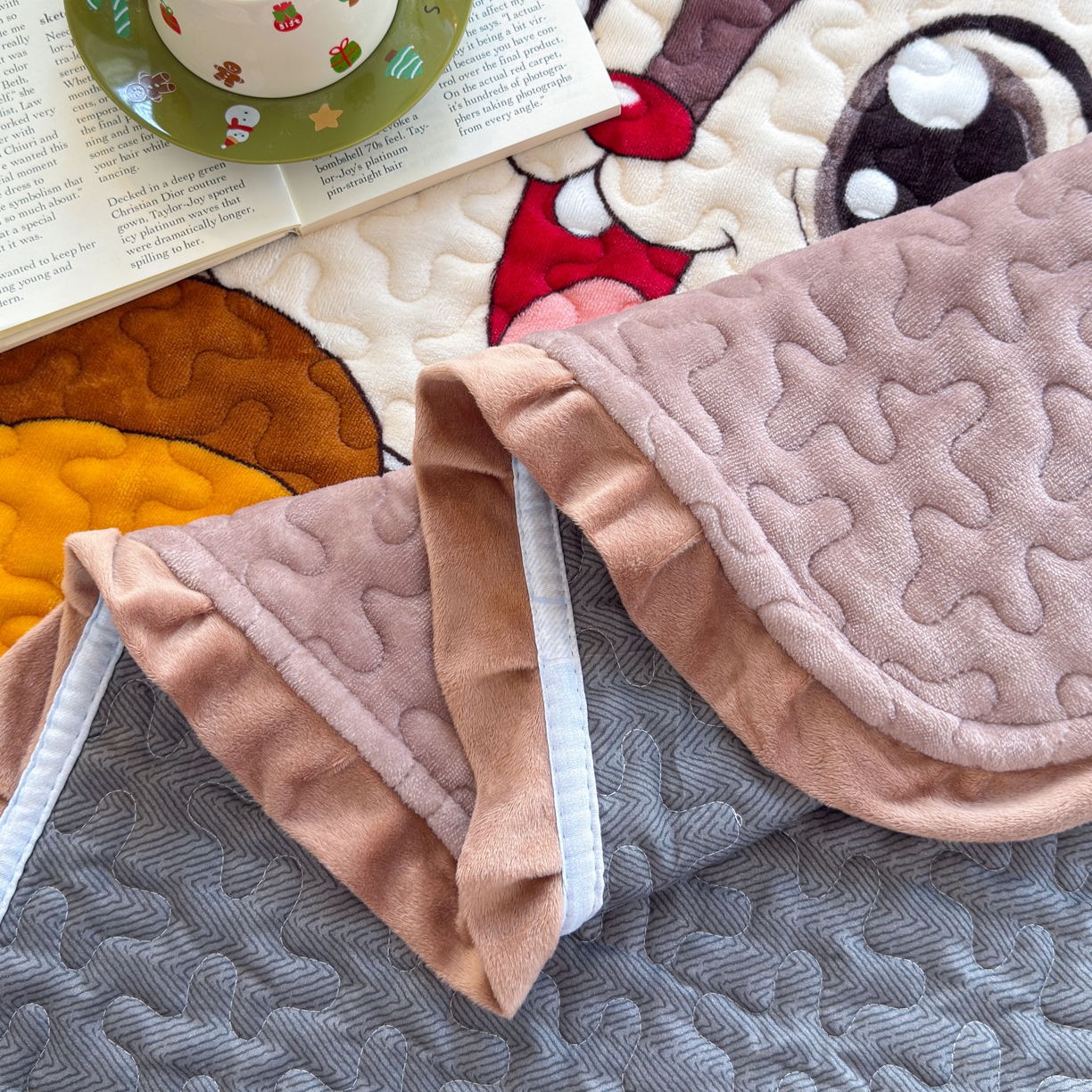 91家纺网 家纺一手货源 找家纺 梓依家纺 2025新款牛奶绒花边单床盖三件套四件套 可爱松鼠