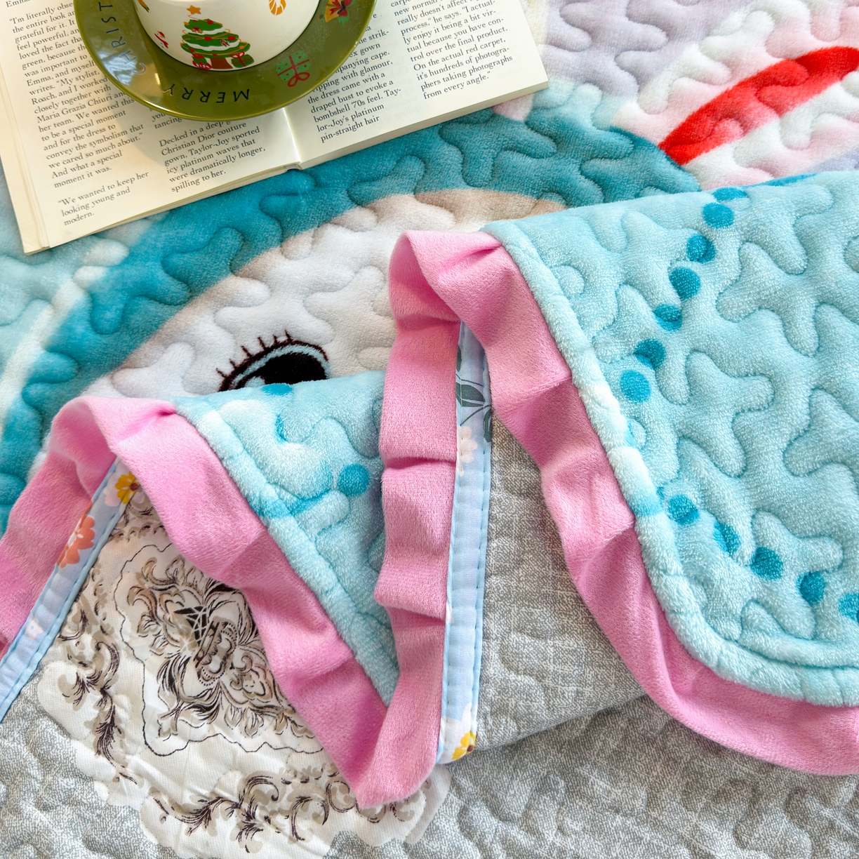 91家纺网 家纺一手货源 找家纺 梓依家纺 2025新款牛奶绒花边单床盖三件套四件套 可爱兔兔