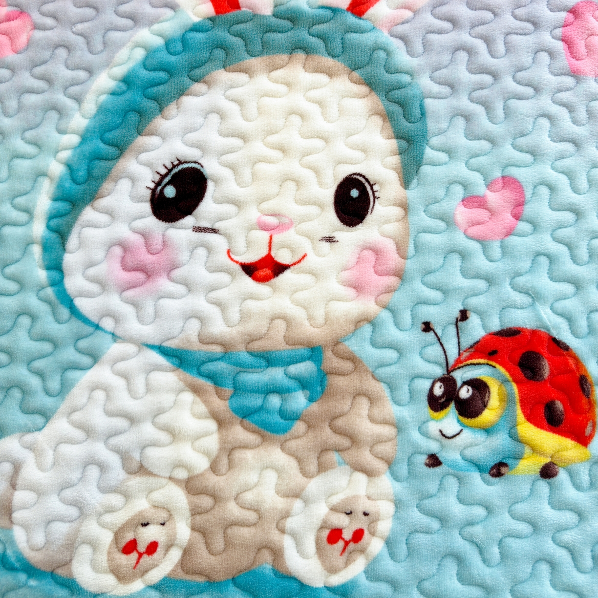 91家纺网 家纺一手货源 找家纺 梓依家纺 2025新款牛奶绒花边单床盖三件套四件套 可爱兔兔