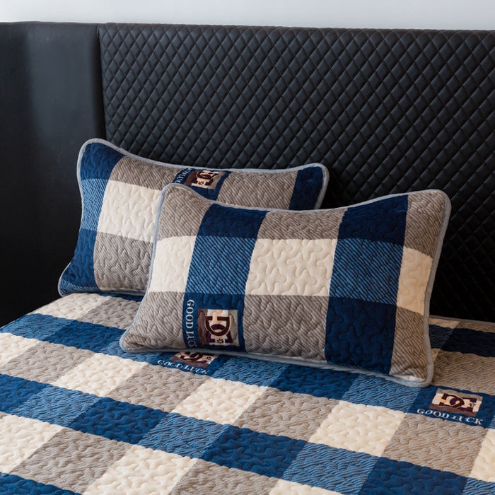 91家纺网 家纺一手货源 找家纺 梓依家纺 2025新款牛奶绒花边单床盖三件套四件套 蓝白条纹格