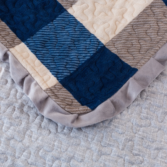 91家纺网 家纺一手货源 找家纺 梓依家纺 2025新款牛奶绒花边单床盖三件套四件套 蓝白条纹格