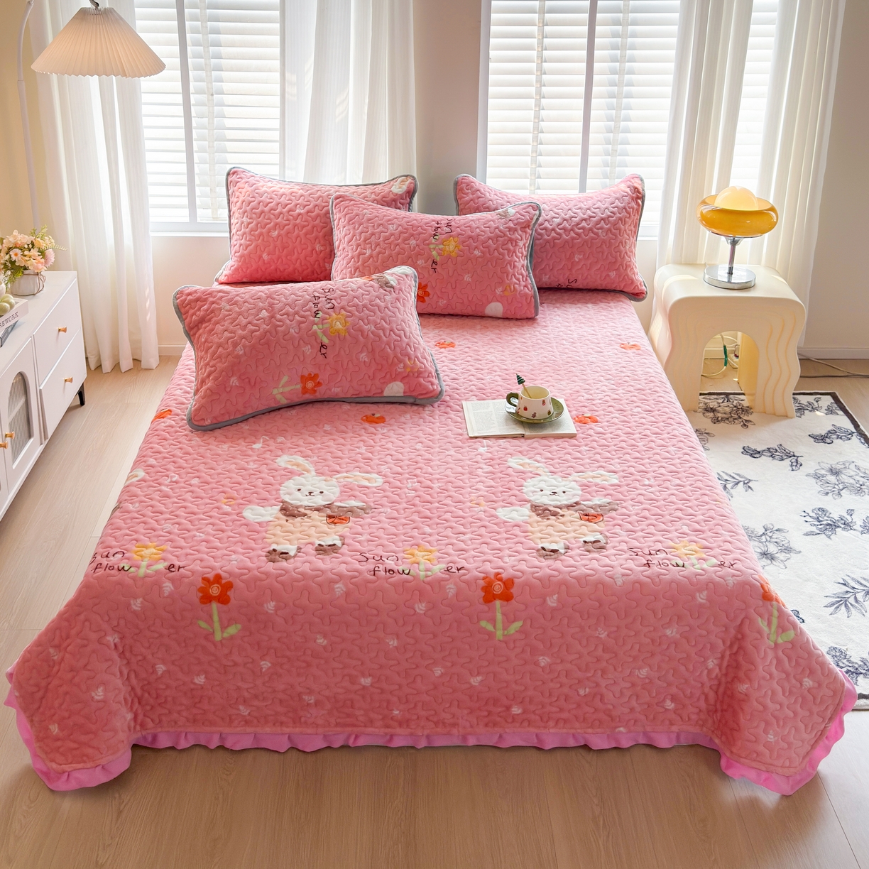 梓依家纺 2025新款牛奶绒花边单床盖三件套四件套 萌兔乐园-粉
