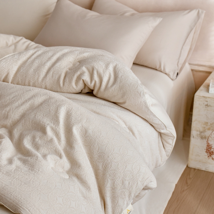 91家纺网 家纺一手货源 找家纺 （总）纪梵茜 2025新款棉麻大豆被80%大豆纤维被子亚麻色织抗菌冬被芯