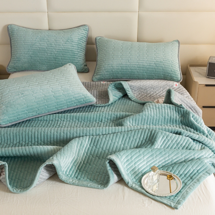 91家纺网 家纺一手货源 找家纺 梓依家纺 2025新款牛奶绒花边单床盖三件套四件套 海盐蓝