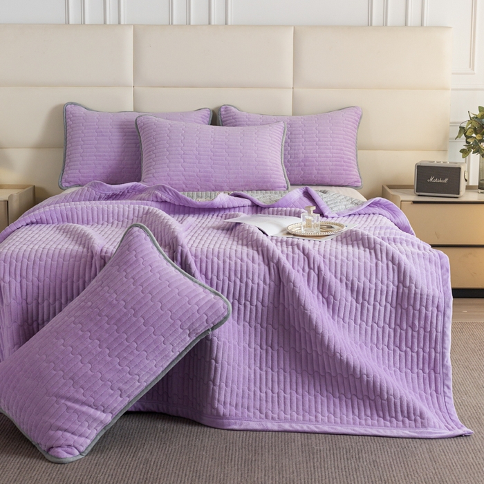 91家纺网 家纺一手货源 找家纺 梓依家纺 2025新款牛奶绒花边单床盖三件套四件套 奶油紫