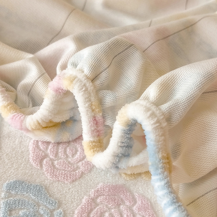 91家纺网 家纺一手货源 找家纺 （总）摩妮卡 2025新款小清新雕花牛奶绒床笠单床笠床笠三件套