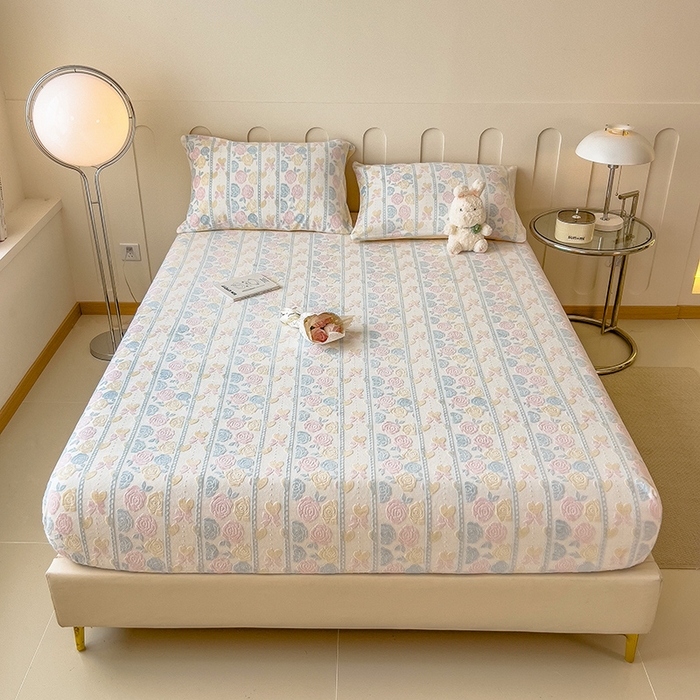 91家纺网 家纺一手货源 找家纺 （总）摩妮卡 2025新款小清新雕花牛奶绒床笠单床笠床笠三件套