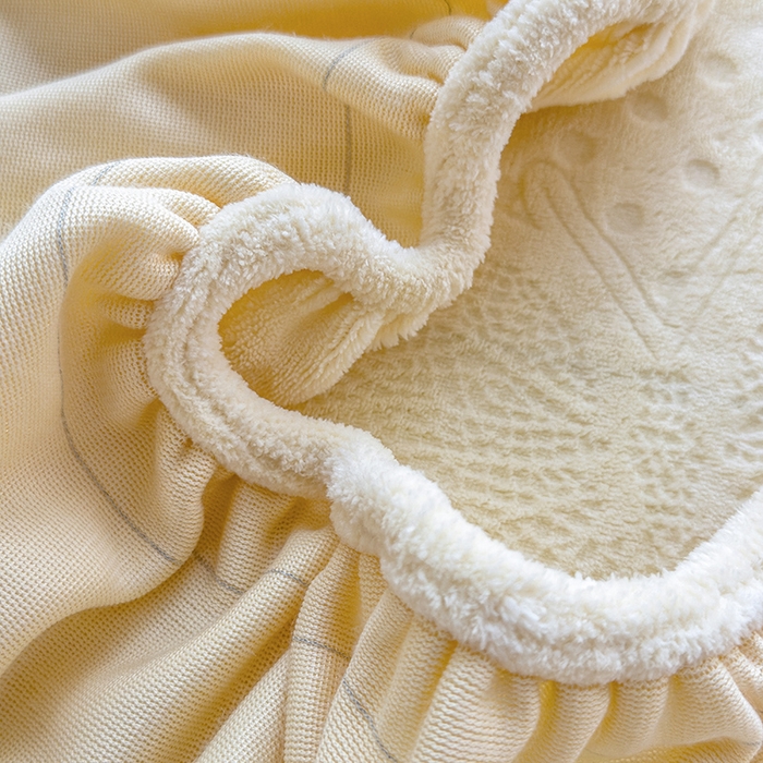 91家纺网 家纺一手货源 找家纺 摩妮卡 2025新款小清新雕花牛奶绒床笠单床笠床笠三件套 路易黄