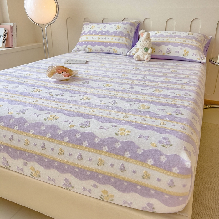 91家纺网 家纺一手货源 找家纺 摩妮卡 2025新款小清新雕花牛奶绒床笠单床笠床笠三件套 美兮浅香