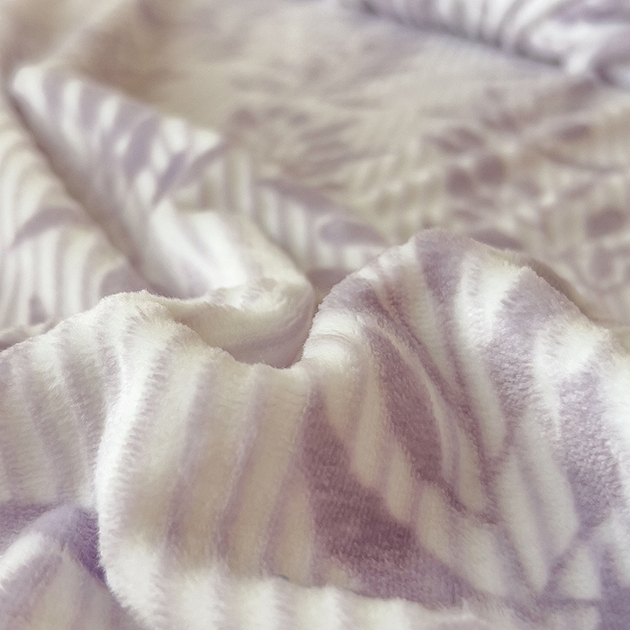 91家纺网 家纺一手货源 找家纺 摩妮卡 2025新款小清新雕花牛奶绒床笠单床笠床笠三件套 朵缇-紫