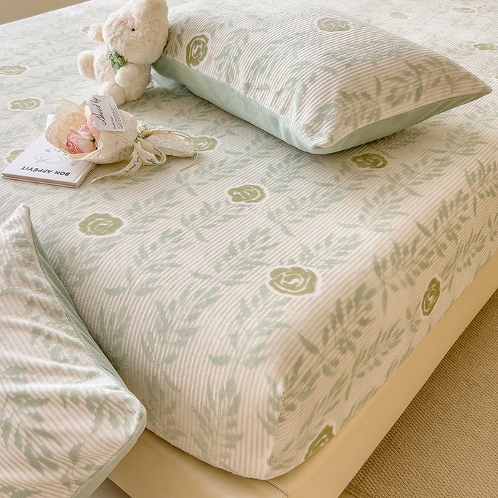 91家纺网 家纺一手货源 找家纺 摩妮卡 2025新款小清新雕花牛奶绒床笠单床笠床笠三件套 朵缇-绿