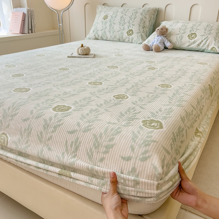 摩妮卡 2025新款小清新雕花牛奶绒床笠单床笠床笠三件套 朵缇-绿