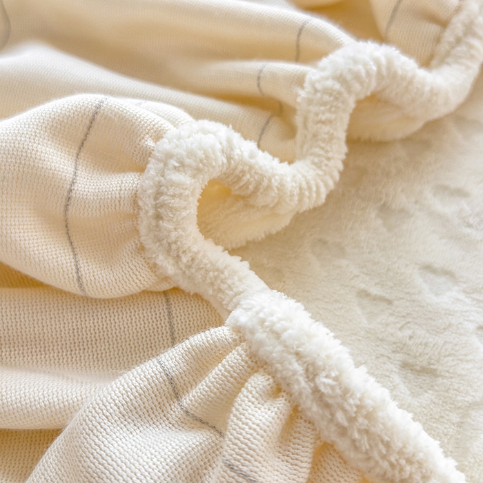 91家纺网 家纺一手货源 找家纺 摩妮卡 2025新款小清新雕花牛奶绒床笠单床笠床笠三件套 叶语白