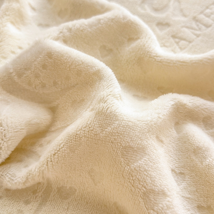 91家纺网 家纺一手货源 找家纺 摩妮卡 2025新款小清新雕花牛奶绒床笠单床笠床笠三件套 叶语白