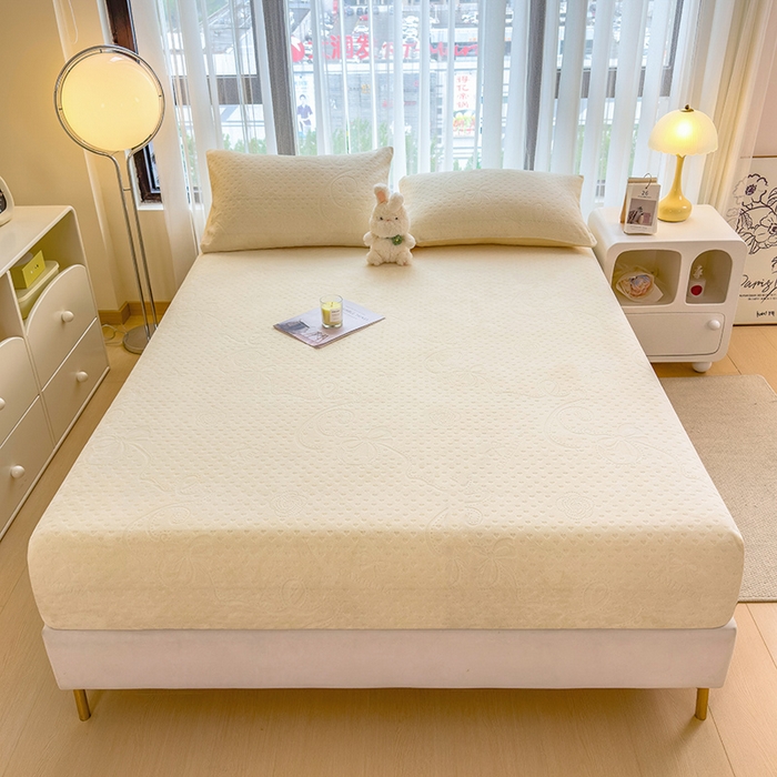 91家纺网 家纺一手货源 找家纺 摩妮卡 2025新款小清新雕花牛奶绒床笠单床笠床笠三件套 叶语白