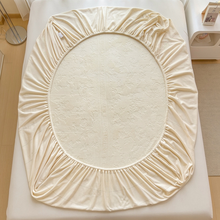 91家纺网 家纺一手货源 找家纺 摩妮卡 2025新款小清新雕花牛奶绒床笠单床笠床笠三件套 格雷西白