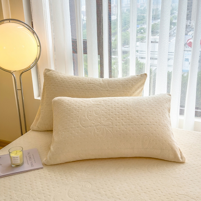 91家纺网 家纺一手货源 找家纺 摩妮卡 2025新款小清新雕花牛奶绒床笠单床笠床笠三件套 叶语白