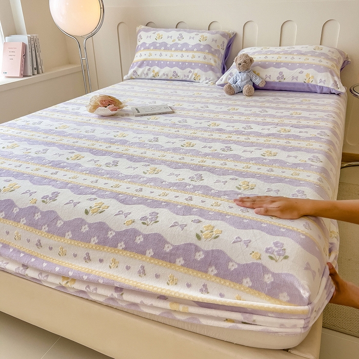 91家纺网 家纺一手货源 找家纺 摩妮卡 2025新款小清新雕花牛奶绒床笠单床笠床笠三件套 美兮浅香