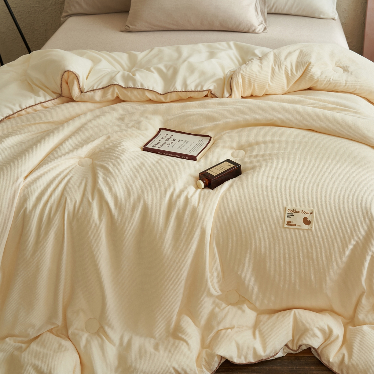 91家纺网 家纺一手货源 找家纺 子由家居 2025新款家居雪尼尔植绒大豆被 雪尼尔-米白